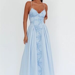 Selfie Leslie—Serifine Floral Embellished Maxi Dress